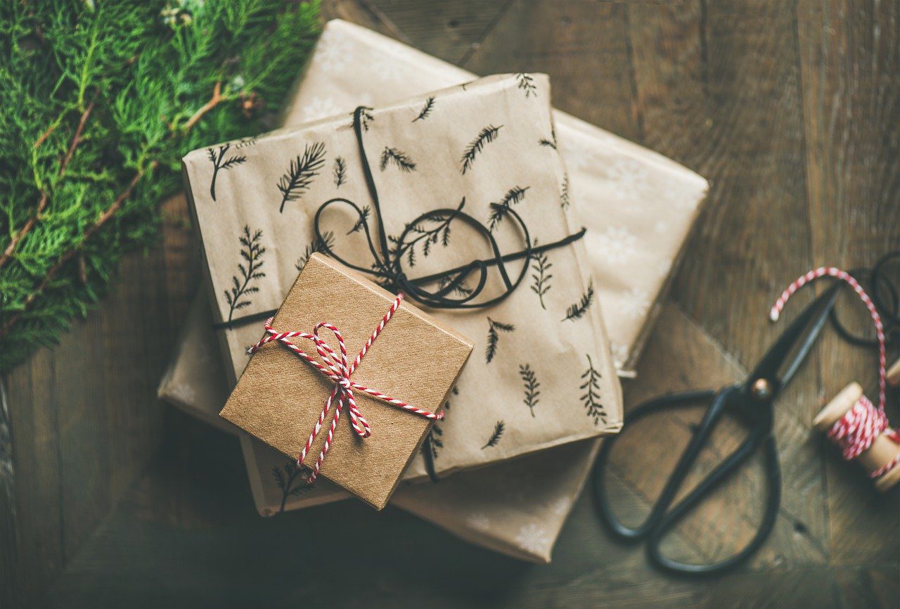 Gift Ideas for Seniors with Dementia or Alzheimer’s Leading Edge