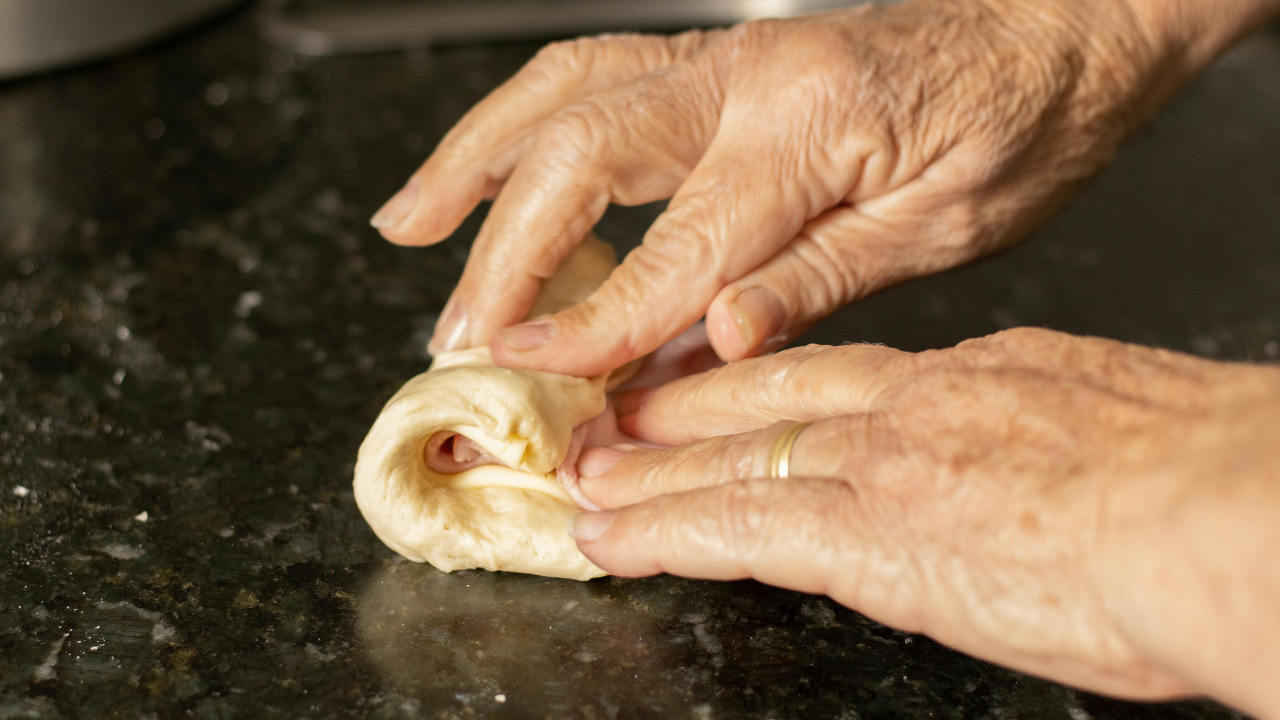 What Matters More In A Senior's Diet: Calories Or Ingredients?