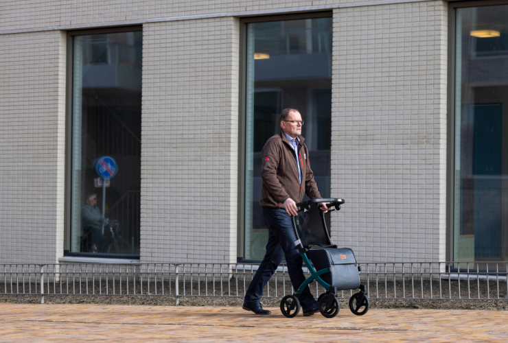 What Is The Difference In Walkers, Rollators, & Standing Walkers?
