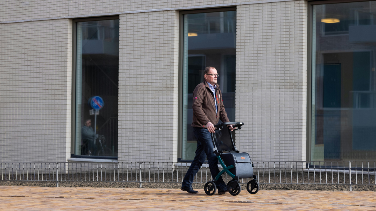 What Is The Difference In Walkers, Rollators, & Standing Walkers?