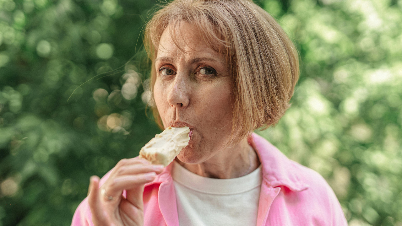 Should Seniors Eat Protein Bars?