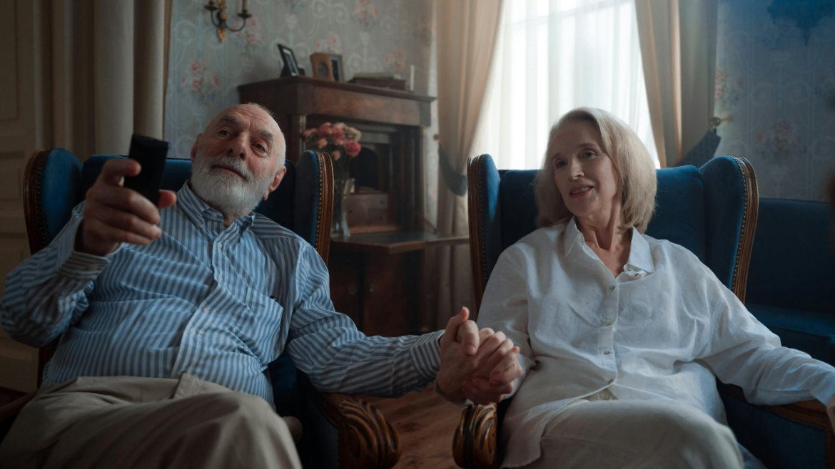 Can Watching TV Help Stimulate A Senior’s Brain?
