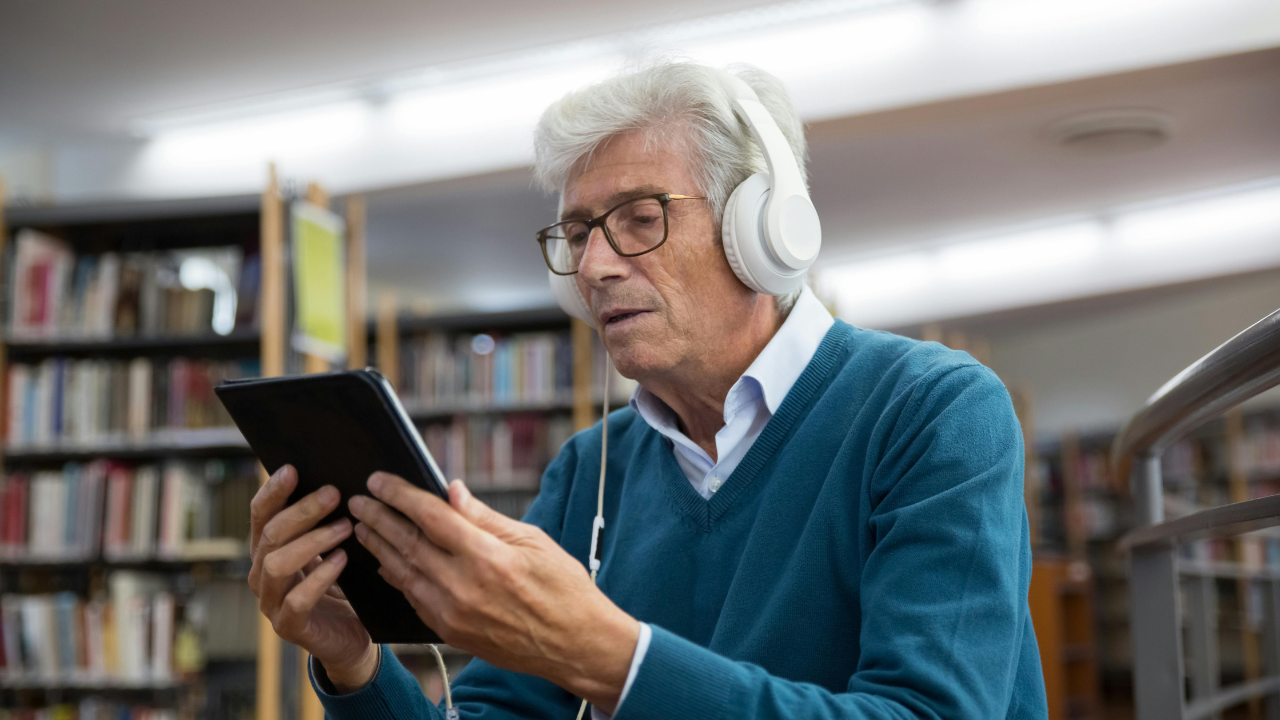 What's Better For A Senior: A Computer Or Tablet?