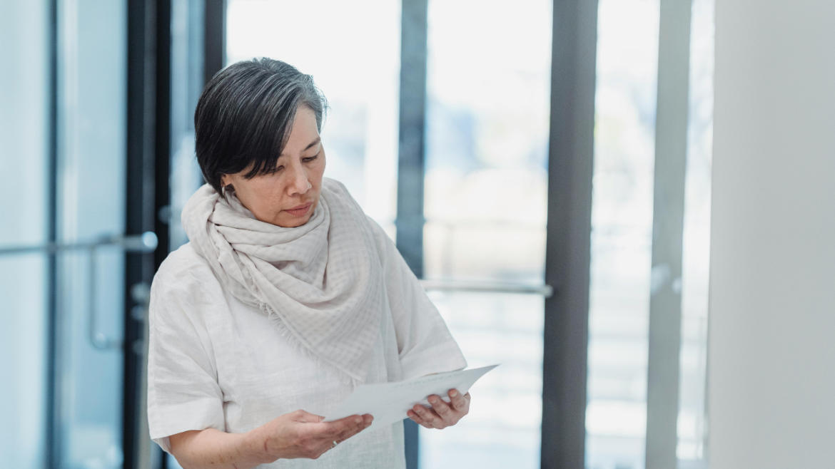 Should Seniors Wear Depends With Or Without Tabs?