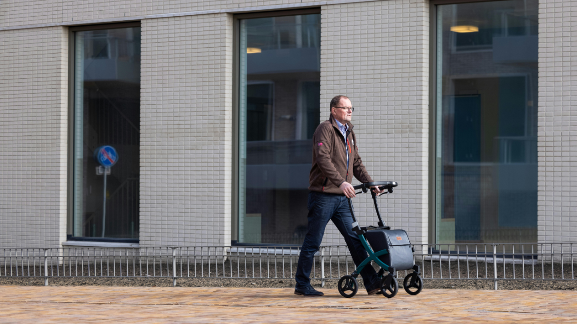 The Benefits Of Daily Strolls For Seniors With Dementia