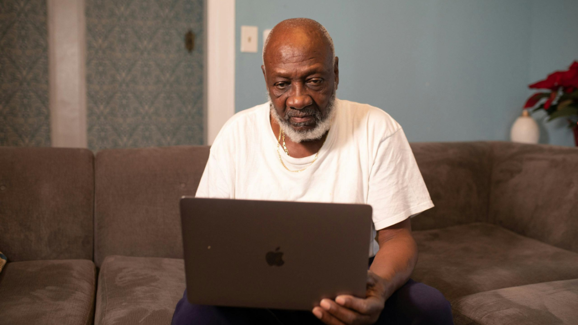 Common Types Of Shower Chairs