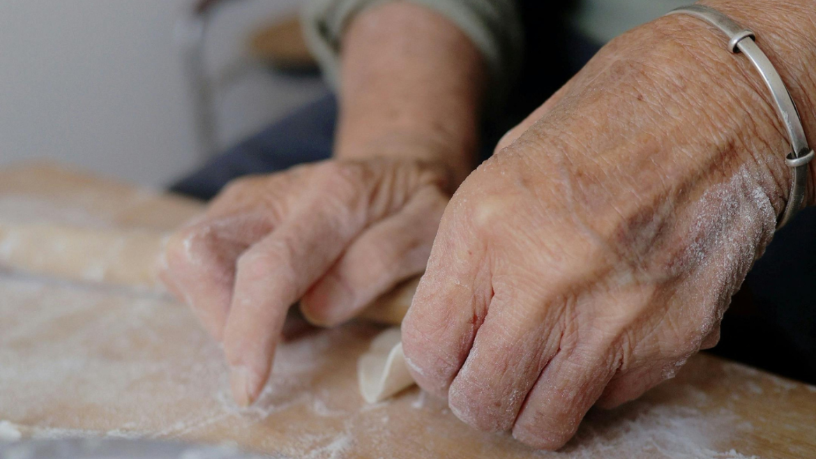 Why Cooking Is A Struggle For Seniors With Parkinson’s