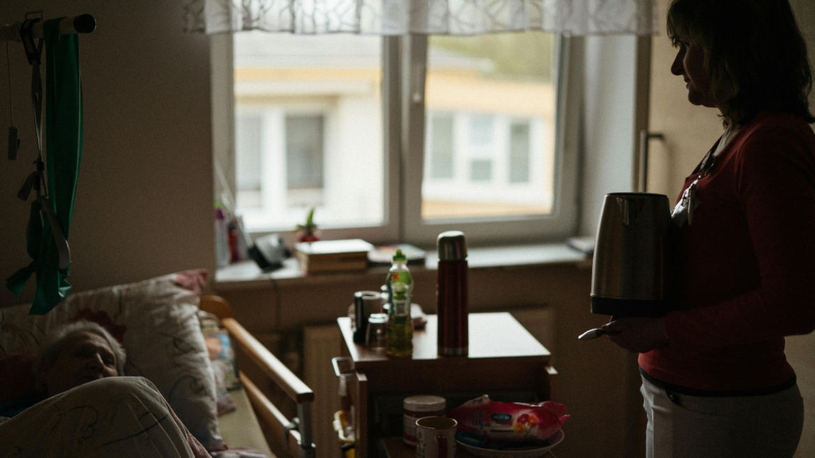 Hoyer Lift: When Does It Become A Necessity Of Life For Seniors?