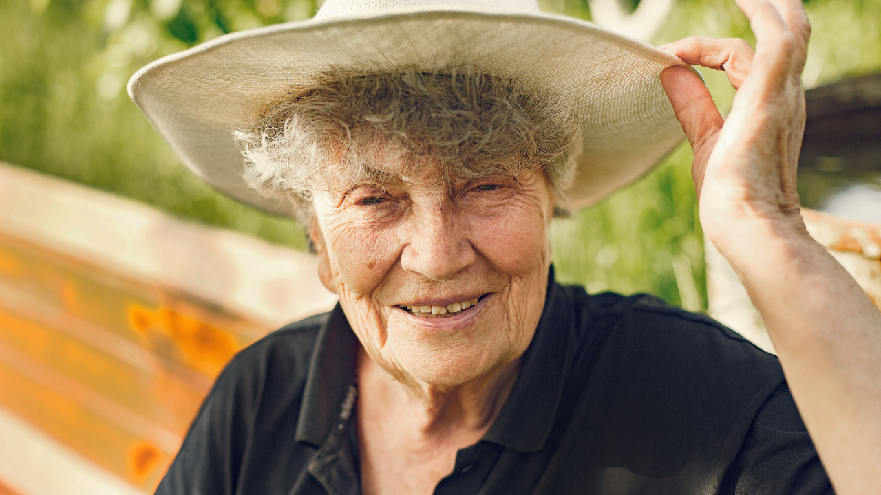 How Much Water Should A Senior Drink During A Heat Advisory?