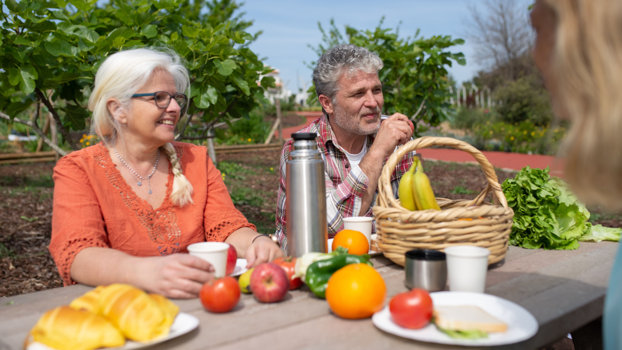 What's Better For Seniors To Eat: Fruits Or Vegetables?