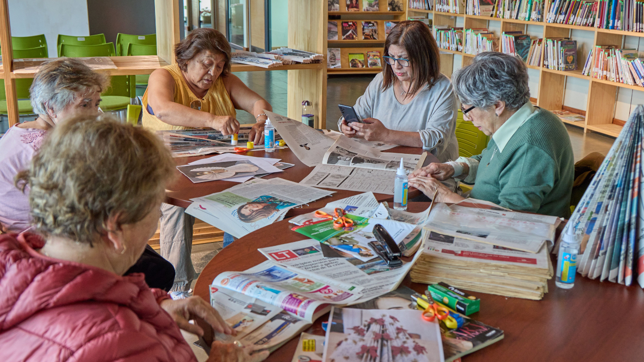 How Does Doing Arts & Crafts Help Benefit Seniors?
